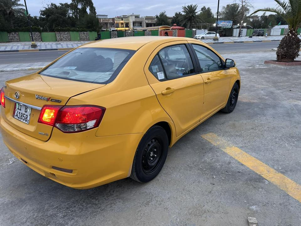 سلام عليكم فولكس مديل 11 مابيه صبغ ولا بارد مكينه  وكير جدت تبريد شغال كهربايات كله تشتغل صدره نضيف مكاني بغداد سعر52 وبيه مجال  بصيط كير عادي ***********
