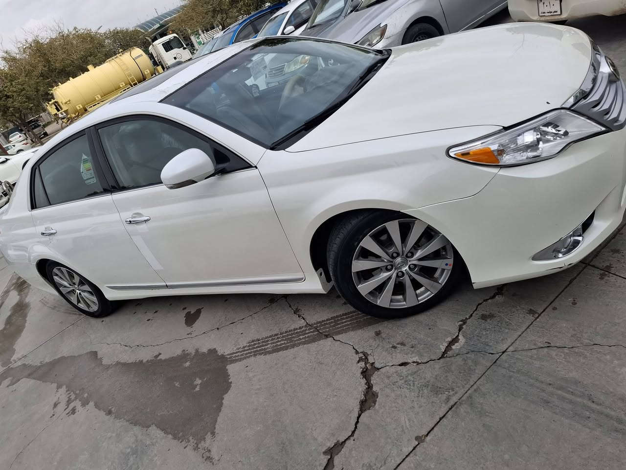 السعر165 بيها مجال بسيط *
*للبيع*تويوتا افلون2011 وارد خليجي 
 رقم سليمانية شرط التحويل  ،مكينة 6 سلندر  3.5 ،مكينة گير  شرط ممفتوح المحرك حدادية بالكارتون سيارة جديدة بمعنى الكلمة 
السيارة فول مواصفات limited 
ملاحظة /السيارة بيها ثلاث قطع بدون دواخل
مكان السيارة/ سليمانية/كلار
للأستفسار  الاتصال على هذا الرقم او واتس اب***********
