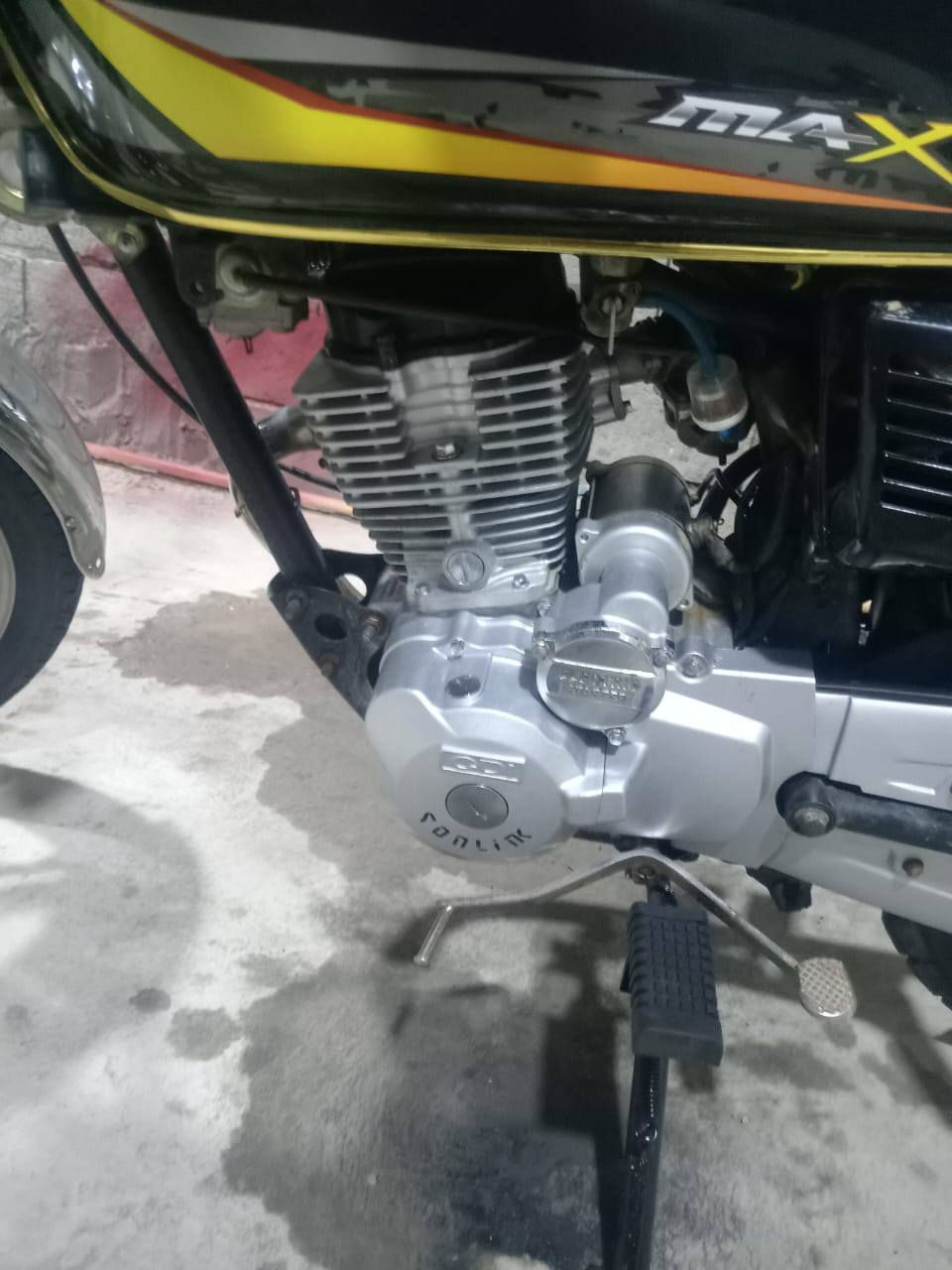 للبيع موديل 20 ورقه وحده بدون كمرك السعر قيم بل يحبه الله مراوس حسب القناعه  للاستفسار *********** المكان الرمادي الشراع
