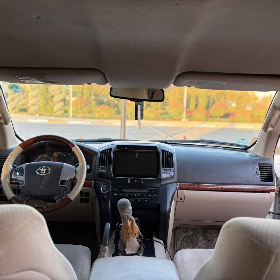 تۆیۆتا لاندکڕۆز 2013 مواسەفات VXS 
بێ ڕەقمی دوبەی ادوات 
 کەفالەتی مەدەنی بە شەرت عام پەمپە هی دوبەی
هۆک و سەلاجە و تەبریت مەرکەزی
 کوشنی دەفتەریە بەسس سلایت نییە
 گیری عادیە

سـعـر : لە کۆمێنت داوابکە ڕاستەوخۆ بۆت دێت 📥 

گێر و مەکیەنەی بەشەرت 
هیچ کێشەیەکی تێدا نییە 

ژمارەی خاوەنەکەی 
***********
