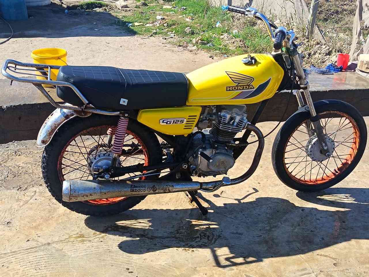 البيع دراجه نضيفه كلك سعر 250
وبيه مجال هذه رقم ***********
