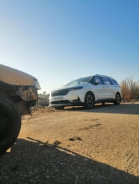 وبركاته  كرنفال وارد كوري  موديل ٢٣ ماشيه ٦٣الف وقابله للزياده  11 راك...