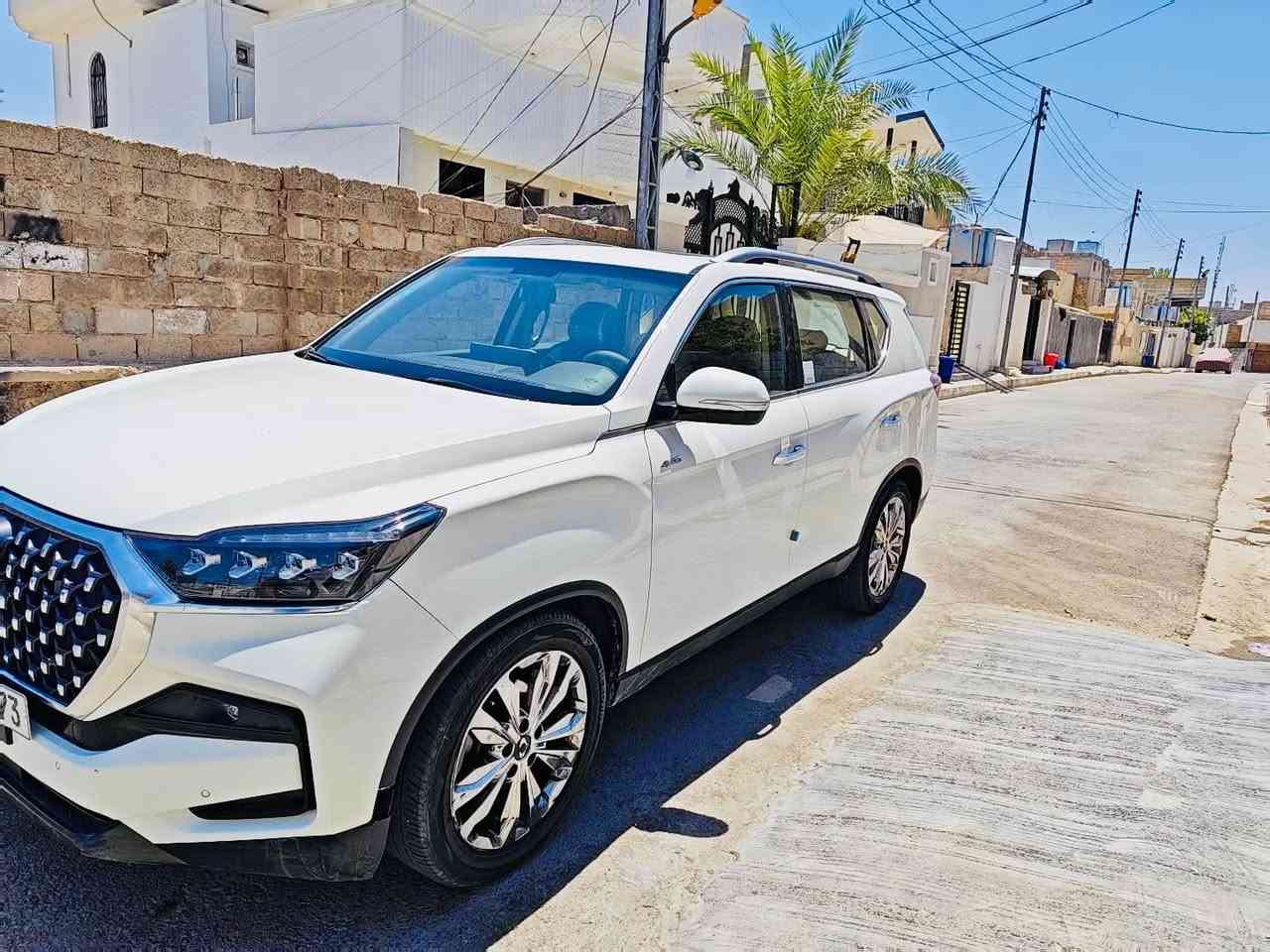 سياره   ريكستون (KGM REXTON )
موديل:2024  وراد كوري
حاله السياره: السياره جداً نضيفه
السياره فول مواصفات   4WD  دفع رباعي
المحرك:2.0 لتر تيربو بقوة 225 حصان و 350 نيوتن متر من عزم الدوران
دخول ذكي.فتحة سقف.مثبت سرعة . وشاشه 12.2 بوصه تدعم  Apple CarPlay، و Android Auto.
مصابيح أمامية ليد.المصابيح الخلفية الليد.
مقاعد جلد
تعديل المقاعد الأمامية كهربائي
تبريد المقاعد الأمامية
تسخين المقاعد الأمامية
تسخين المقاعد الخلفيه
تشغيل بصمة
باب خلفي كهربائي
ملاحظه السياره بعدها بالضمان الشركه
السعر 290
+964 782 247 8607


**إذا كنت صاحب هذا الإعلان وتريد حذفه لأي سبب، رجاءا أرسل رسالة إلى الدعم الفني**