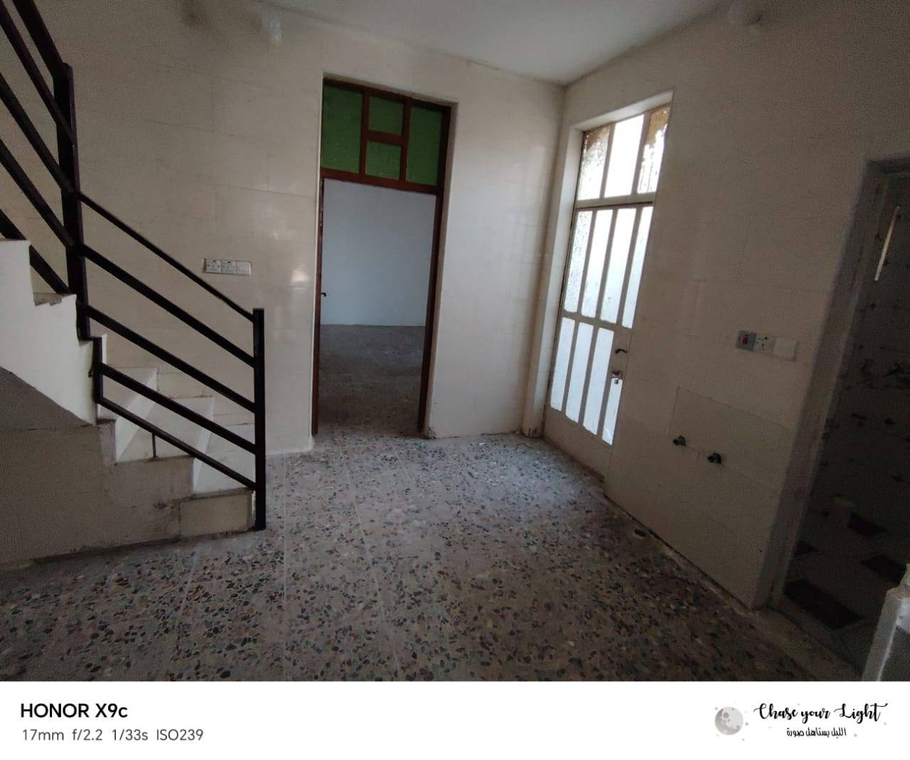 السلام عليكم مشتمل بناء حديث مصفر 
مساحة 105 البيت واضح بل صور 
الموقع بغداد بوب الشام زراعي
للاستفسار  ***********
متوفر واتساب
