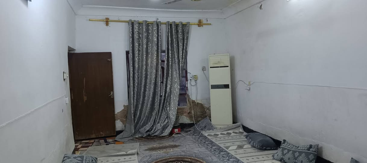 بيت للبيع طابو صرف تحويل بسم المشتري المساحه ٢٠٠م البيت بناء قديم منطقة ال ٢٠٠٠ ثالث فرع عن محطة الوقود قبل المدارس السعر ٧٧ للتواصل ***********
