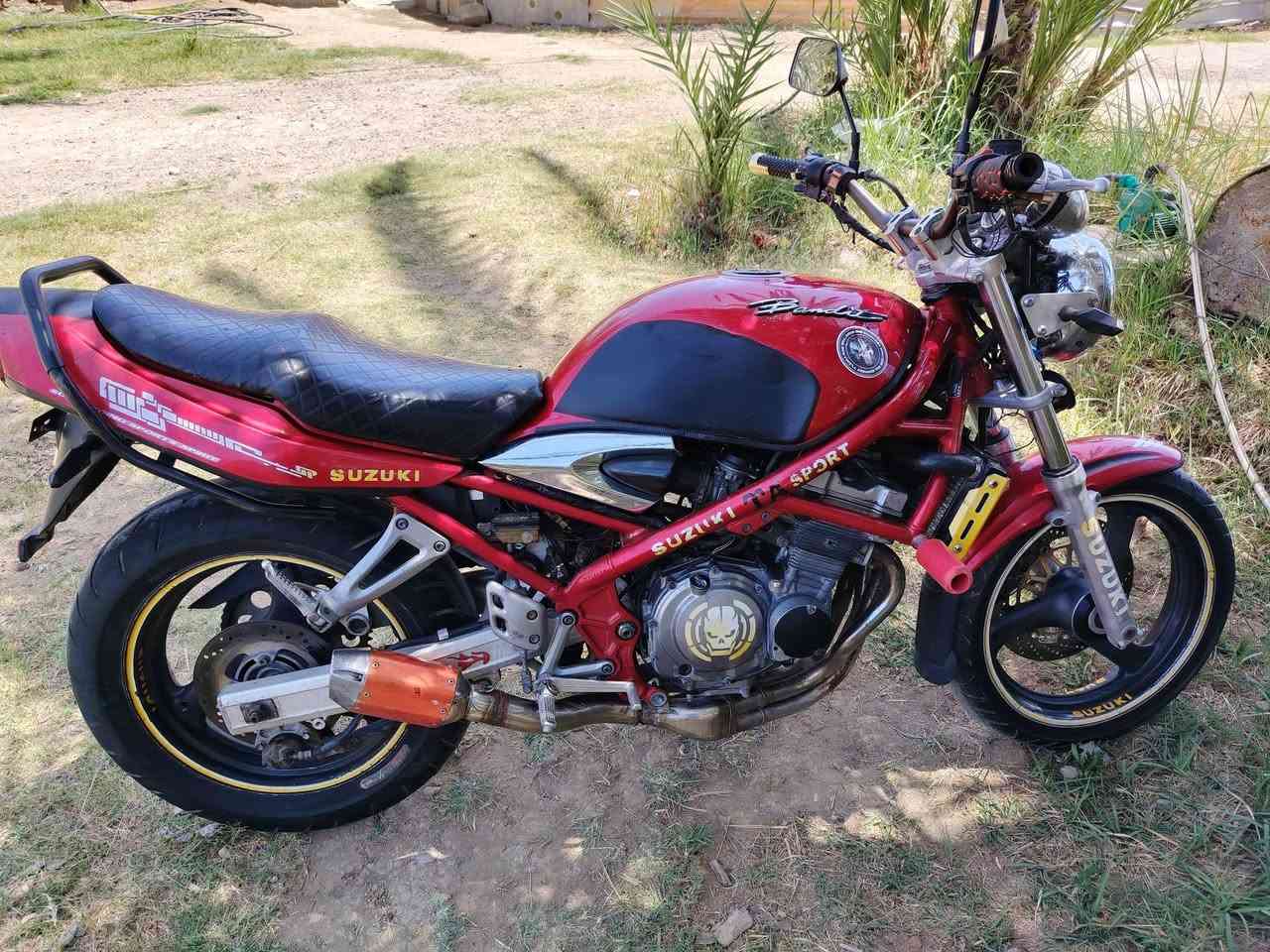 السلام عليكم 
دارجه نوع باندا موديل 2006 محرك 250 
4 بستم 16 ولف محرك جيل اول رياضي مع صالنصه رياضي انطلاقه حلوه وترايك للبصره نواقصها اشياء بسيطه مكانها الرمادي الصوفيه
الشراي يتصل ويدلل***********
