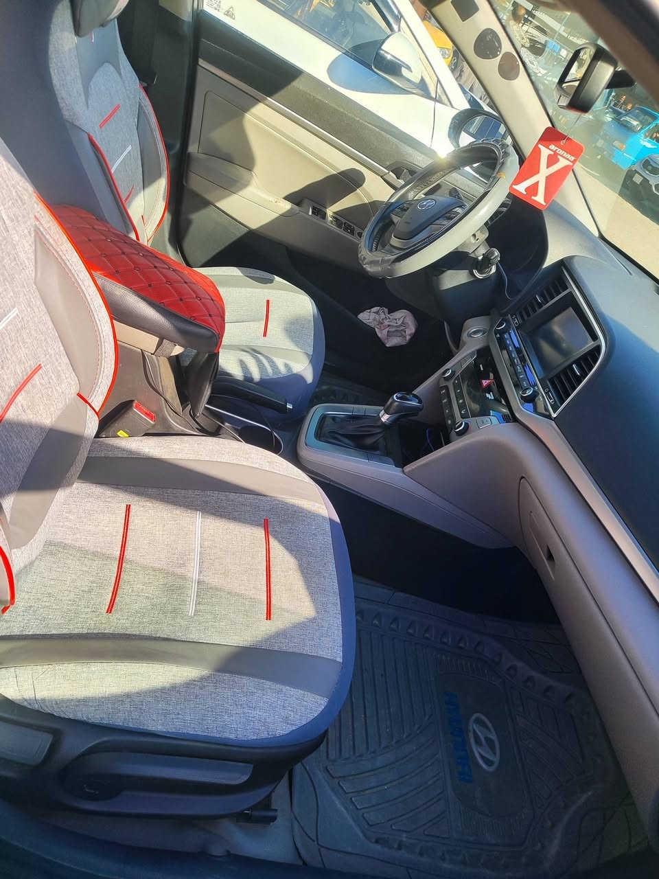 سلام عليكم سياره 18امريكي بيه قطعتين مثل ماموضح بصور ماشيه 65سبير منازل سعر 125مكان بغداد ***********
