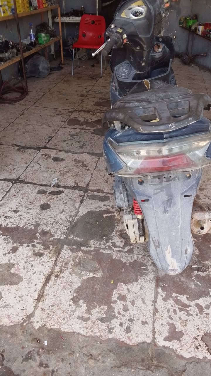 دراجه ماكس شكل صيني محرك ماكس عدله كامله بيها خيط تبخير خفيف شلعه معدل خير من الله محرك ناعم اخرس 
***********
سعر 200وبيها مجال
حله بكرلي

