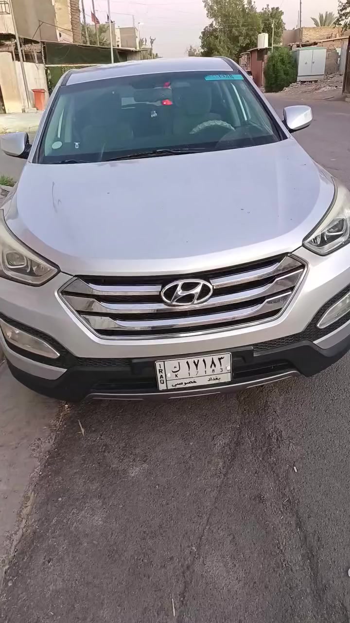 للبيع هيونداي سنتافي 2015 وارد أمريكا، نظافة فوق الممتازة ماشية ٦٩ الف ميل 
المواصفات:
محرك 2.4 جي دي اي اقتصادي ونشيط
تبريد 3 قطع 
تحكم مال الستيرن من جهتين
كاميرا خلفية
نظام ECO اقتصادي بالوقود
سايد بريك قدم
الحادث مرفق بالصور فقط شباك وشوية من البنيد
البنيد جان جارد وانصبغ والصورة موجودة قبل الصبغ
بيها صبغ بالكنر مال باب الأمامي والخلفي وموضح بالفديو.. السعر ١٣٨.. للاستفسار الاتصال على الرقم ***********
