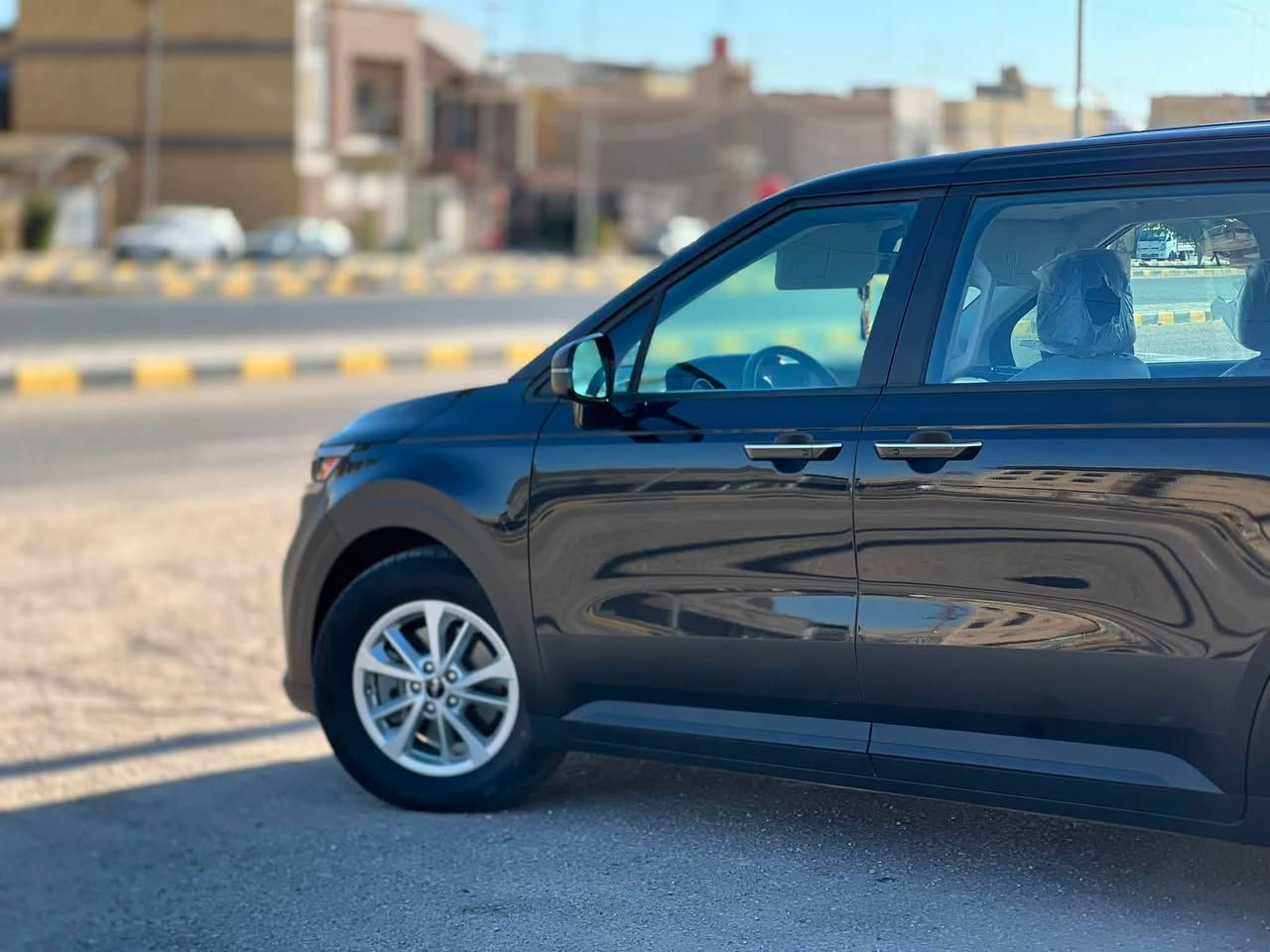🚗 للبيع | كيا كارنفال 2024 | وارد أمريكا | Clean Title 🚗
✅ موديل 2024
✅ وارد أمريكي – Clean Title
✅ الممشى: 72,000 ميل
✅ السعر: 38,500 دولار

المواصفات:

* ✅ داخلية جلد أسود فخم.
* ✅ مثبت سرعة (Cruise Control).
* ✅ نظام الثبات الإلكتروني (ESC).
* ✅ نظام المساعدة على نزول المنحدرات (Hill Descent Control).
* ✅ كاميرا خلفية.
* ✅ شاشة لمس مع بلوتوث وUSB.
* ✅ أبواب جانبية سلايد.
* ✅ مكيف أمامي وخلفي ثلج.
* ✅ جنوط أصلية.
* ✅ محرك وگير وشاصي بحالة ممتازة.
* ✅ السيارة جاهزة ولا تحتاج أي مصروف.

💰 المطلوب: 38,500 دولار قابل للتفاوض بالمعقول بعد المعاينة.

📞 للاستفسار أو الحجز، راسلني على او
***********

“اللهم صلِّ على محمد وآل محمد”
