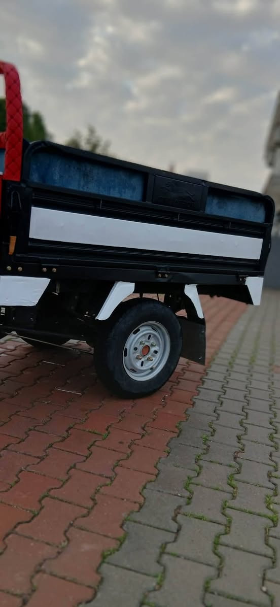 السلام عليكم ستوته للبيع اي  عيب ما بيه كهربائيات شغاله  ركبه شرط محرك شرط موديل2021 السعر مليون و 100 وبي مجال بسيط عنواني كركوك  اخوان عالخاص ما اجاوب .وهذا رقمي***********
