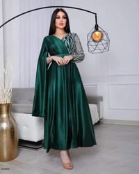 فستان • قياس ٤٤ • لبسته مرة وحدة