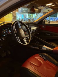 النترا موديل 2024 دخول 2025 داخل أحمر فول مواصفات  ماشية 39 الف مكفولة...