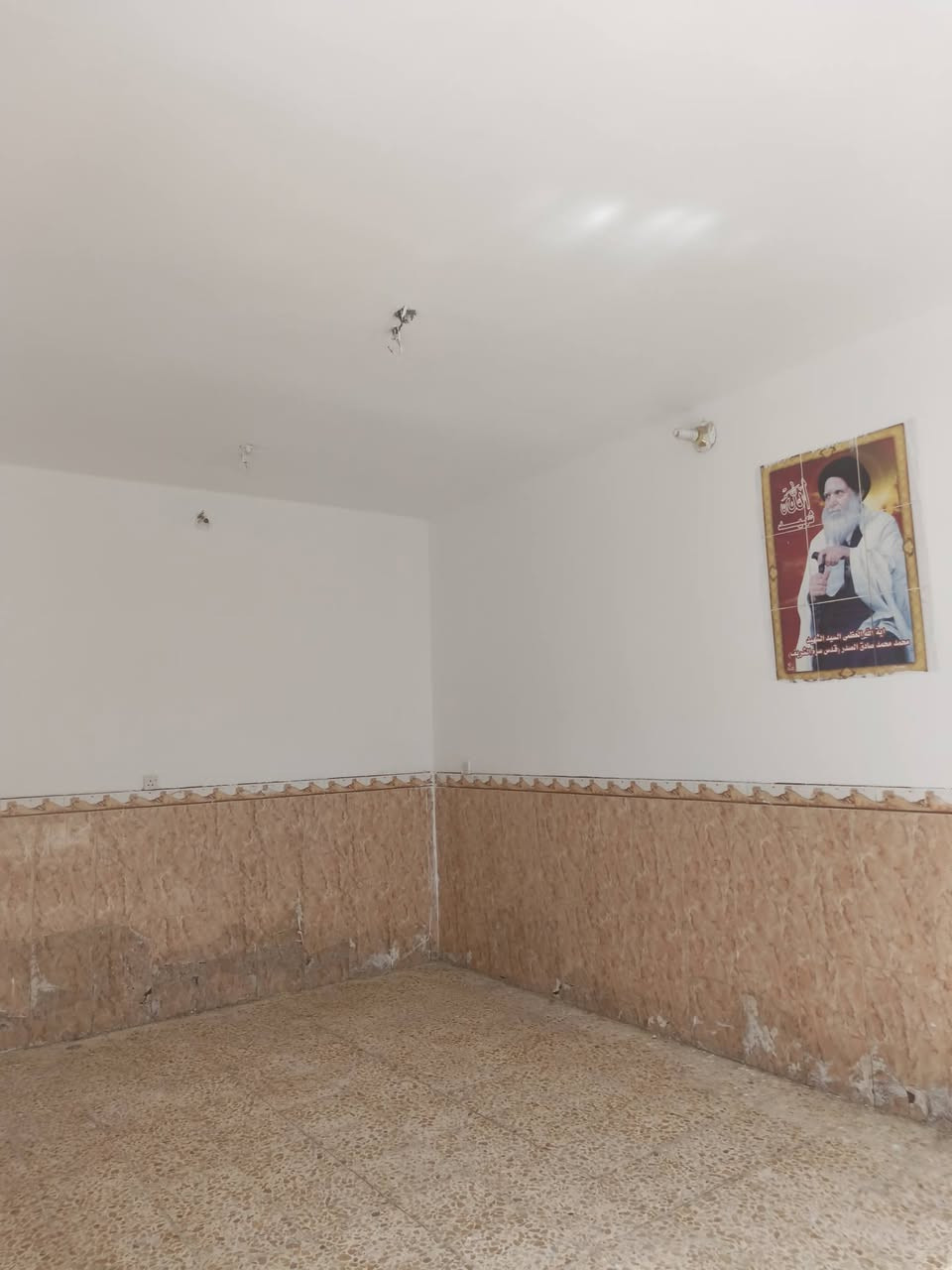 يالله بيت للبيع طابو صرف مساحته 140
مكانه حي الحسين قرب مولد فيصل سعره 48وبي مجال  رقم الهاتف ***********

