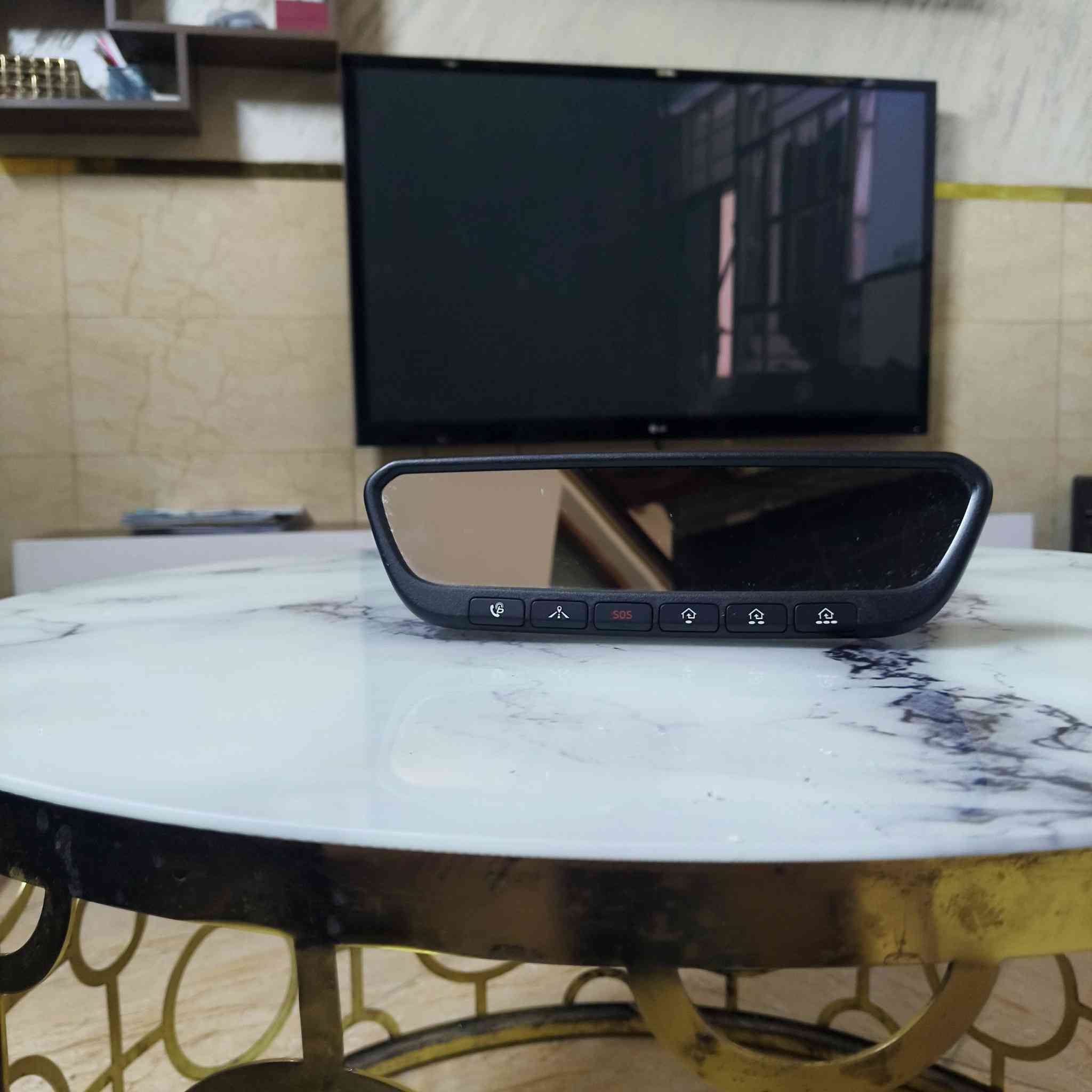 يا الله سلام عليكم
 مري وسطيه ليزري جوكر ترهم على جيمع السيارات اصليه عدد 2 تحكمات ما اعرف الي سياره تابعه سعر القطعه 35 الف متواجد فقط وتساب ***********
