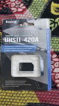 محول microSD • ماك بوك برو ١٤/١٦ • UHS-II