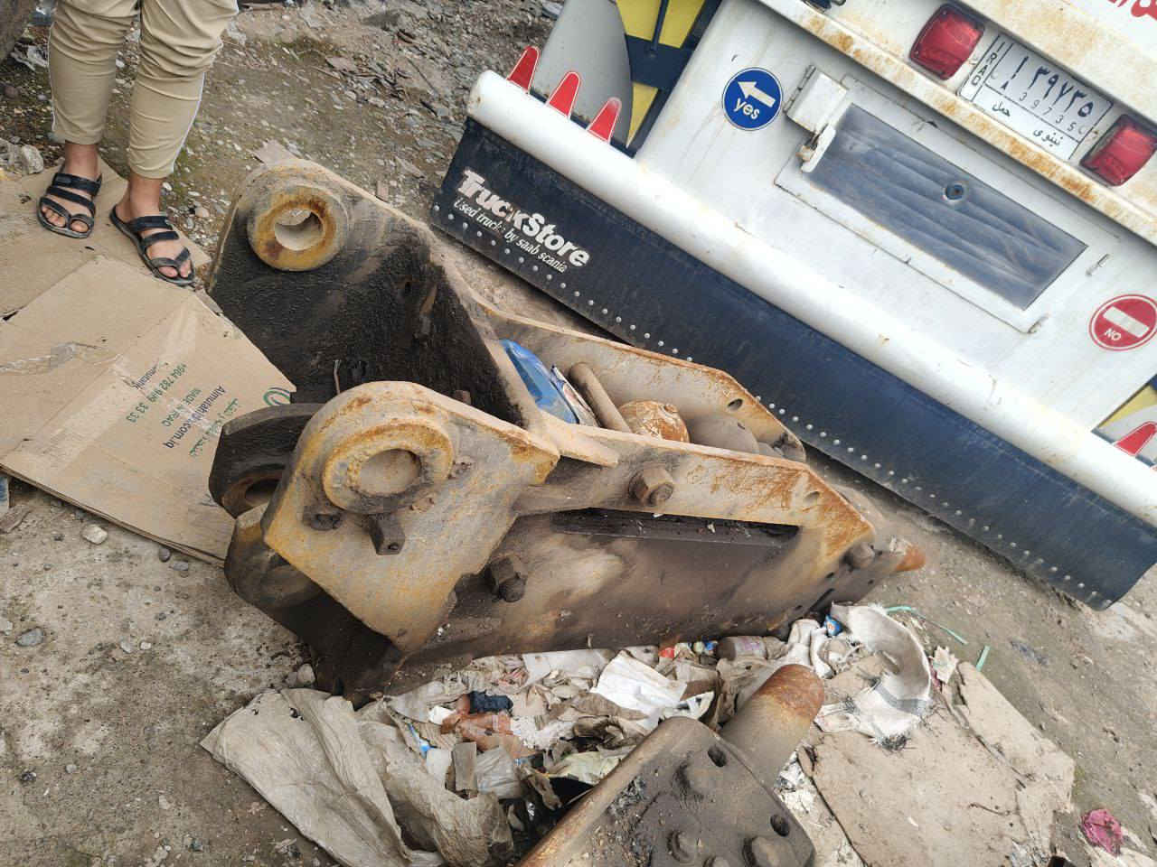 السلام عليكم
جك للبيع حجم 7 للبيع شغال يدك
 بس يذب دهن من القنينة السعر 4 وبي مجال
مكاني موصل ايسر /.  ***********
