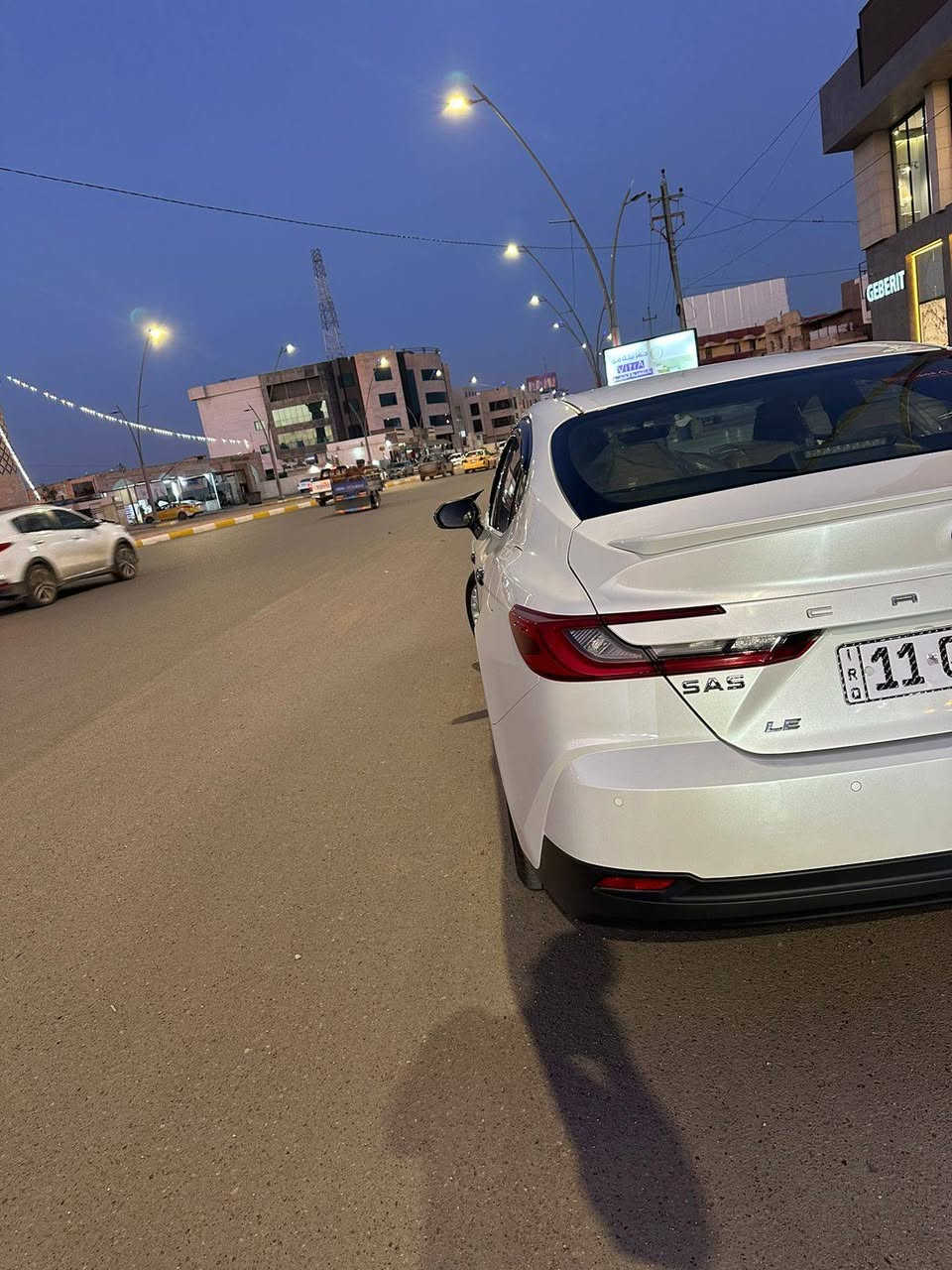 للبيع كامري ٢٠٢٥ خليجي وكالة ساز بانزين مرقمة بغداد باسمي مواصفات ال اي بانزين فقط  محرك 2500  سلايد وبصمة حاسات امامي خلفي اصلية لايت زنون بلادي دبل عدسة  كشن كهرباء
اشارة بالمراية ومرايا كهربائية  شاشة وكامرة وتبريد قطعتين وهاند بريك بصمة.
السيارة مكفولة من كلشي  ماشية 5000 والفحص وضمان ساز تبديلات زيت مجانية صيانة مجانية 
السعر 28 الاتصال *********** 
مكاني الرمادي
