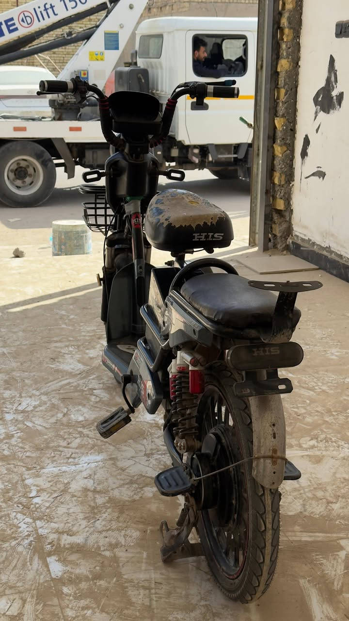 السلام عليكم
دراجة شحن للبيع ماناقصة اي شي السعر 400 وبي مجال 
الشراي يتواصل على الرقم ***********
