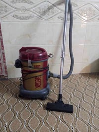 للبيع مكنسة كهربائية شرط شغال السعر 20الف 07732843440 07512398622