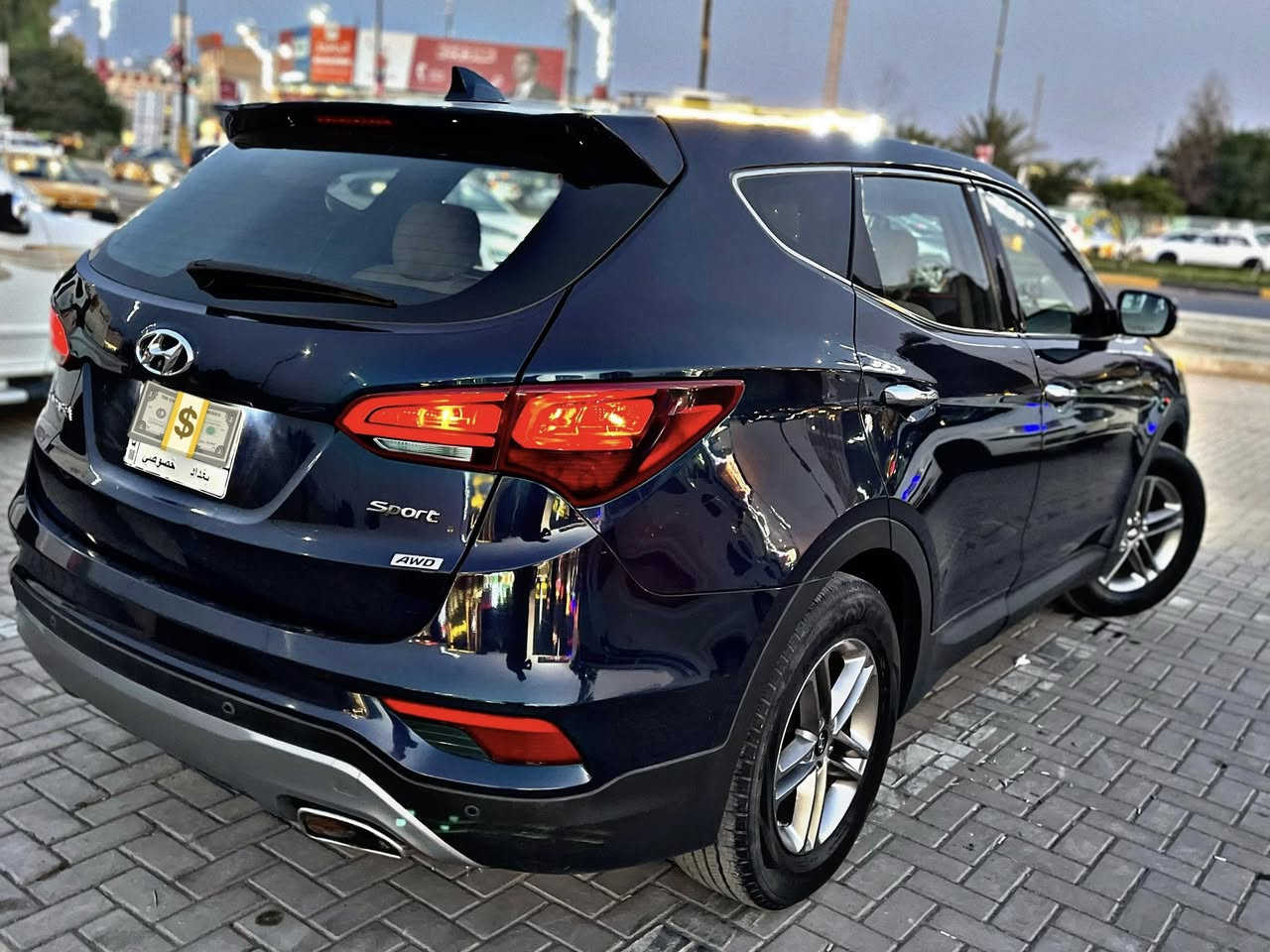 السلام عليكم
للبيع / هونداي سنتافيه      موديل 2017 
الون نيلي

المواصفات 
 /كشنات لون بيجي /// كامره دواره / شاشه /تحكم جهتين فول  / كروز سرعه اصلي / 5 ويل كب / تخم تاير جديد   / لدات ليلي ونهاري / كشافات زينون / محرك 2500gdi/ خمسه  راكب /تبريد ثلج  / ٣انضمه قياده - /  السياره فور ويل /سدي اوكس بلوتوث /
ماشيه 64الف فقط 

حادث السياره قطعتين جاملغ وباب 
السياره مشروع وطني ب اسمي 

السعر(155)وبيها مجال حك الجيه السياره رقم (بغداد) مكان السياره كربلاء 
السياره مابيها نقص برغي كلش جديده والحقيقه احلى من الصور ب هواي 
للستفسار الاتصال ‭٠٧٨٠ ١١٣ ٣٥٥٥‬ /‭٠٧٧٣ ١١٣ ٣٥٥٥‬
