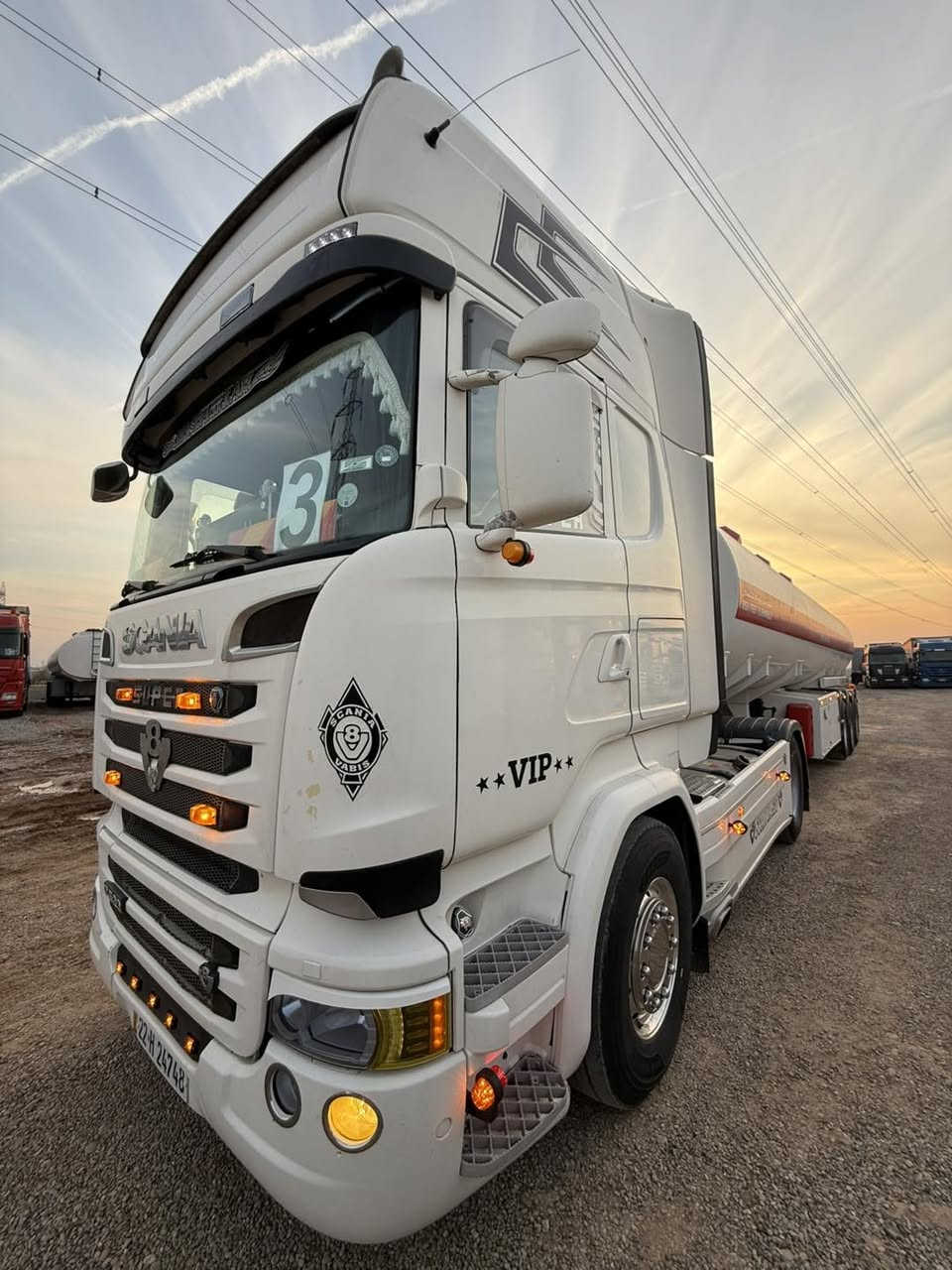 نوع :سكانيا تنكر تريله  تاك ويل دبل قماره عالي دغداغ ٣ محور دبل تاير شاكر حداد  
موديل:2015 ✅
حجم : R520✅ بلادي 
لون :   ابيض ✅
مواصفات: ريتايدر تبريد ثلاجه سبليت كاسحه سبايدر روبستون دبل منامي هورن لاسيكي مشن تبريد تدفئة هورن تخم ويل كروم راس تخم تاير جديد
گير: أوتوماتيك
رقم : أربيل سنوي جديد 
سعر: 485$ أربعة شده وخمسة وثمانون ورقة دولار //48500$
العنوان: معرض به لين في اربيل قوشتبه شارع العام 
*********** بەڵێن  / أبو علي 
***********

رجاءً يرجى عدم الاتصال بعد الساعة العاشرة ليلاً 🕙 🔟

موقع جديد معرض به لين اربيل قوشتبه مدينه المعارض شارع العام 
موقع معرض https://maps.app.goo.gl/11RXL3FxQzCXFYZL8?g_st=iw
