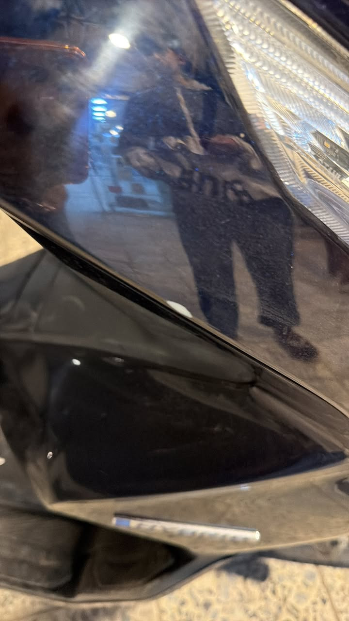 السلام عليكم 
PCX جيل الثالث هايبرد
الدراجه واحد على واحد صار 3 ايام من نزلتهة من الرمبه 
احتاجيت واريد أبيعها الدراجة فول وكل نقص مابيها السعر 30 وبيها مجال كلش بسيط  
عنواني بغداد جميلة 
رقمي ***********
