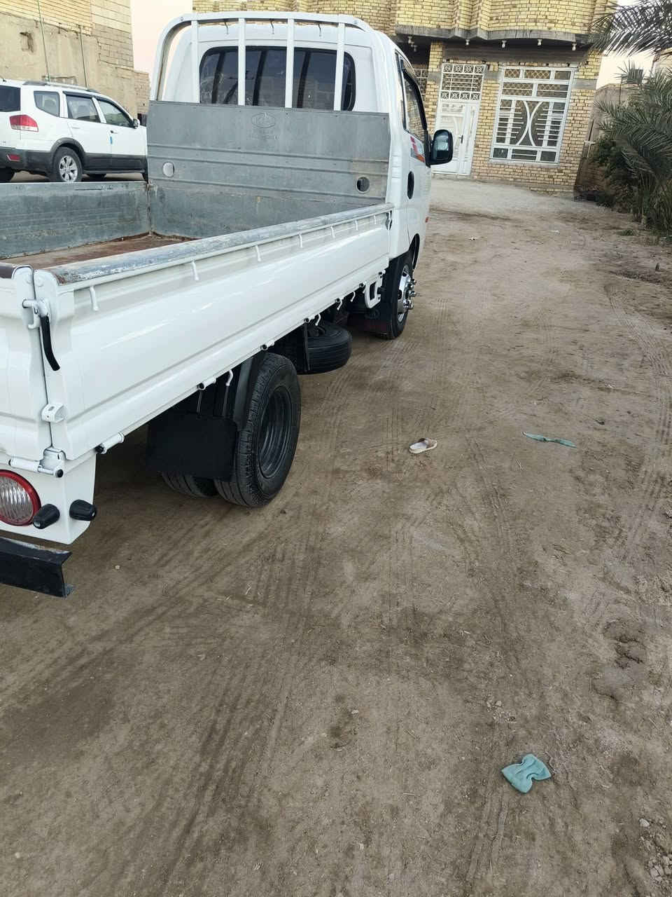 سلام عليكم فحل مديل 2012 سياره جديده مكفولة كفاله عامه من الضربه وتبديل سياره جديده مال جناي مكينه وكير وشاصي ورقم وحداد وتخم تاير كله جديد مكينه سبلاين شرط  سنويه مشروع وطني لل27 محور 14 سياره كامله من كلشي مال جناي سعر 115 وبيه مجال  ***********
