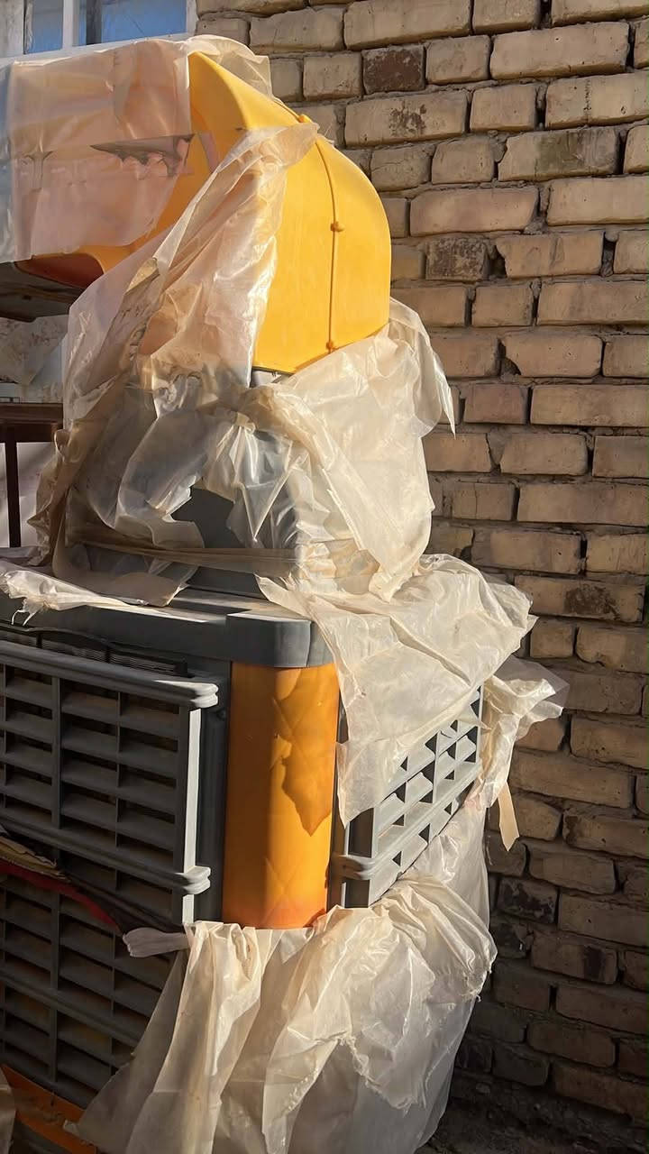 مبردة اصليه للبيع ستعمل جدا قليل جديدة سعر ٢٥٠ الديوانية ***********
