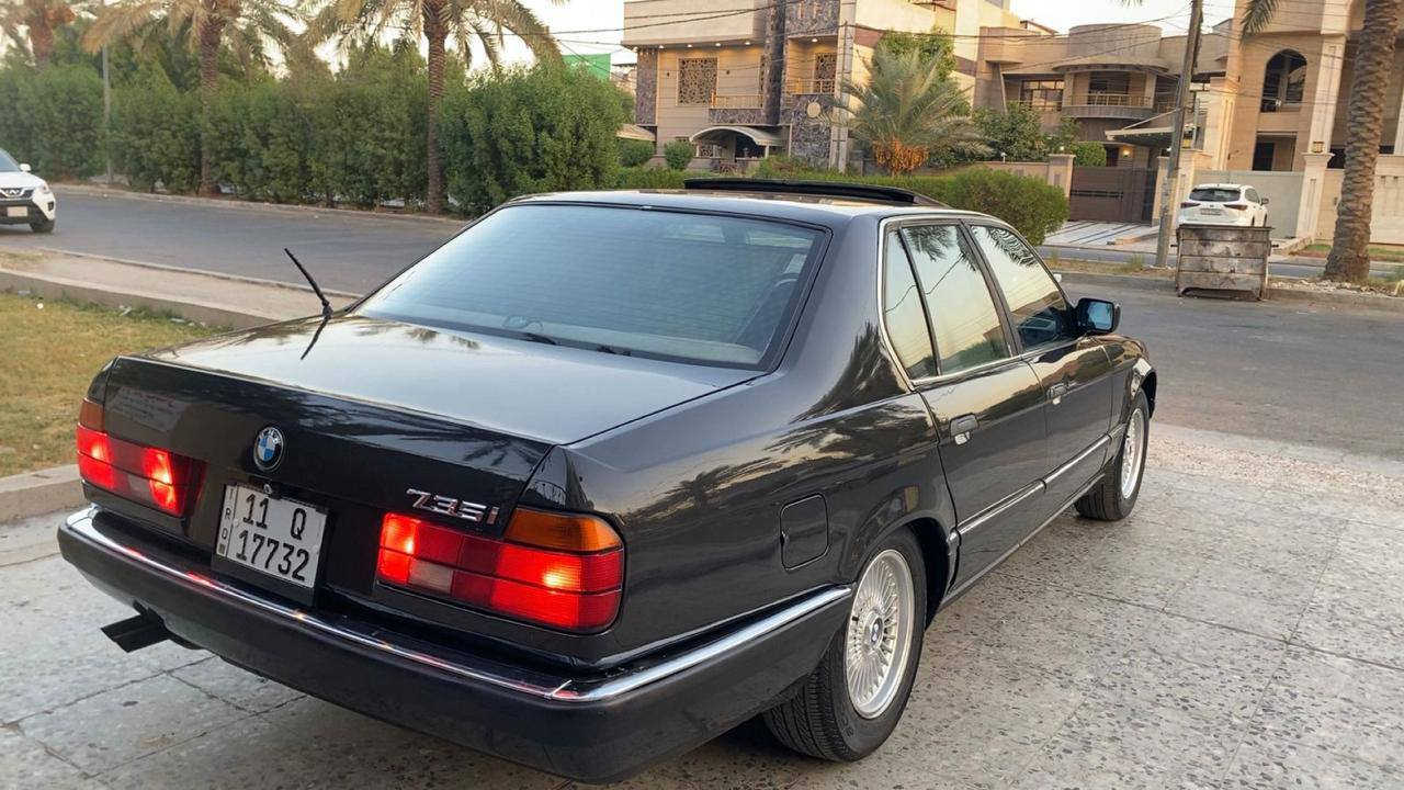bmw 735     بس النضيف يمي 
سياره موديل 91 رقم بغداد الانكليزي هزه جديده  شرط التحويل 
محرك كير شغاله ١٠٠/١٠٠
حداديه جديده
موصفات 
دبل ايرباك دبل كمبيوتر دبل جكمجه 
سلايد رووف طكتين 
داخل جلد اسود كهرباء ٨ حركات 
بطاين جلد دبل خيط صاج ملكي نفاظه قلاب 
بردات رئاسيه برده خلفيه 
لايت زنون ناصي عالي 
سياره جديده بمعنى الكلمه ومصروف عليها مال جناي بدون نقص ترايك وين ميعجبك
السعر ٨٠$ 
للاستفسار الاتصال على الرقم ***********
مكاني واسط كوت
