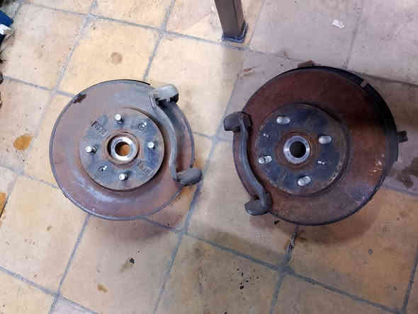 ريو + اكسنت مضلع حداده صدر
دبلات أصلي تفصيخ زوج ١٠٠ الف 
فلنجات كامله زوج ١٠٠ الف
 فرممه ٦٠ الف
 مشط ستيرن اصلي تفصيخ ١٠٠ الف 
طبلات زوج ٨٠ الف
 شمعات زوج ٢٥ الف
دبلات خلفيه زوج ٦٥ الف
اذان مكينه وكير اصلي تفصيخ 
بغداد الامين شارع المعلمين محل القسواء 
توصيل بغداد والمحافظات 
***********
