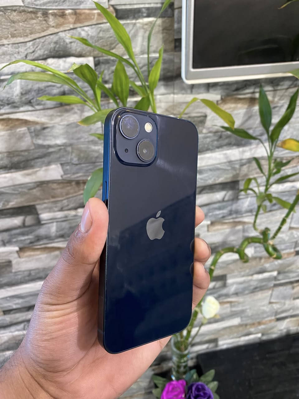 للبيع ايفون 13 عادي وتر بروف ذاكره 128 بطاريه 74 الجهاز ما مفتوح فول نضافه كله شغال السعر 425 وبي مجال العنوان بغداد حي النصر رقم الهاتف ***********
