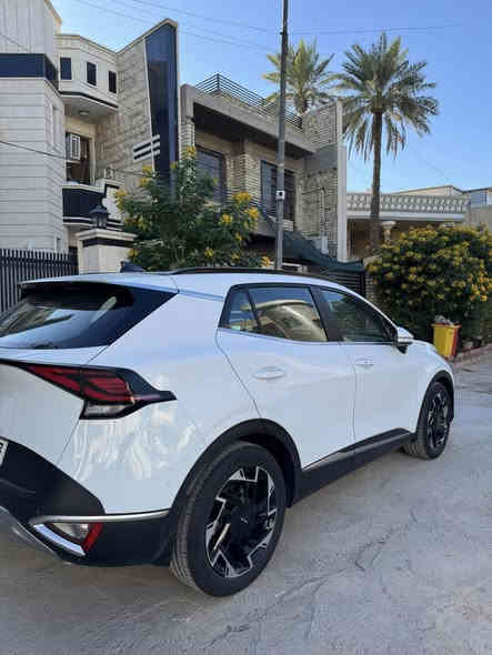 السلام عليكم 
كيا سبورتج  خليجي للبيع
الموديل : 2023
ماشيه : 29 الف 
السياره :مكفوله 
بصمه تشغيل 
بصمه ابواب
مري كهرباء 
انضمه قياده 4 (نورمل +سبورت +ايكو +سمارت)
تشغيل عن بعد 
حساسات امامي خلفي 
 شاشه +عداد دجتل 
كامره دواره  
ترحيب عند لاقتراب 
مثبت سرعه 
سايد بريك كهرباء 
تبريد قطعتين 
داخل جلد 
محرك 2000 دوش 
شاحن واير لس 
الصابيح الماميه LED
المصابيح الخلفيه LED
شفتات ستيرن رياضي 
مانع انزلاق 
شاشه ابل كار بليل +جي بي اس 
انذار عند الاقتراب
اشاير بل مري 
السياره كلش نضيفه جديده
السعر 230 وبيه مجال 
مكاني بغداد  
للستفسار ***********
