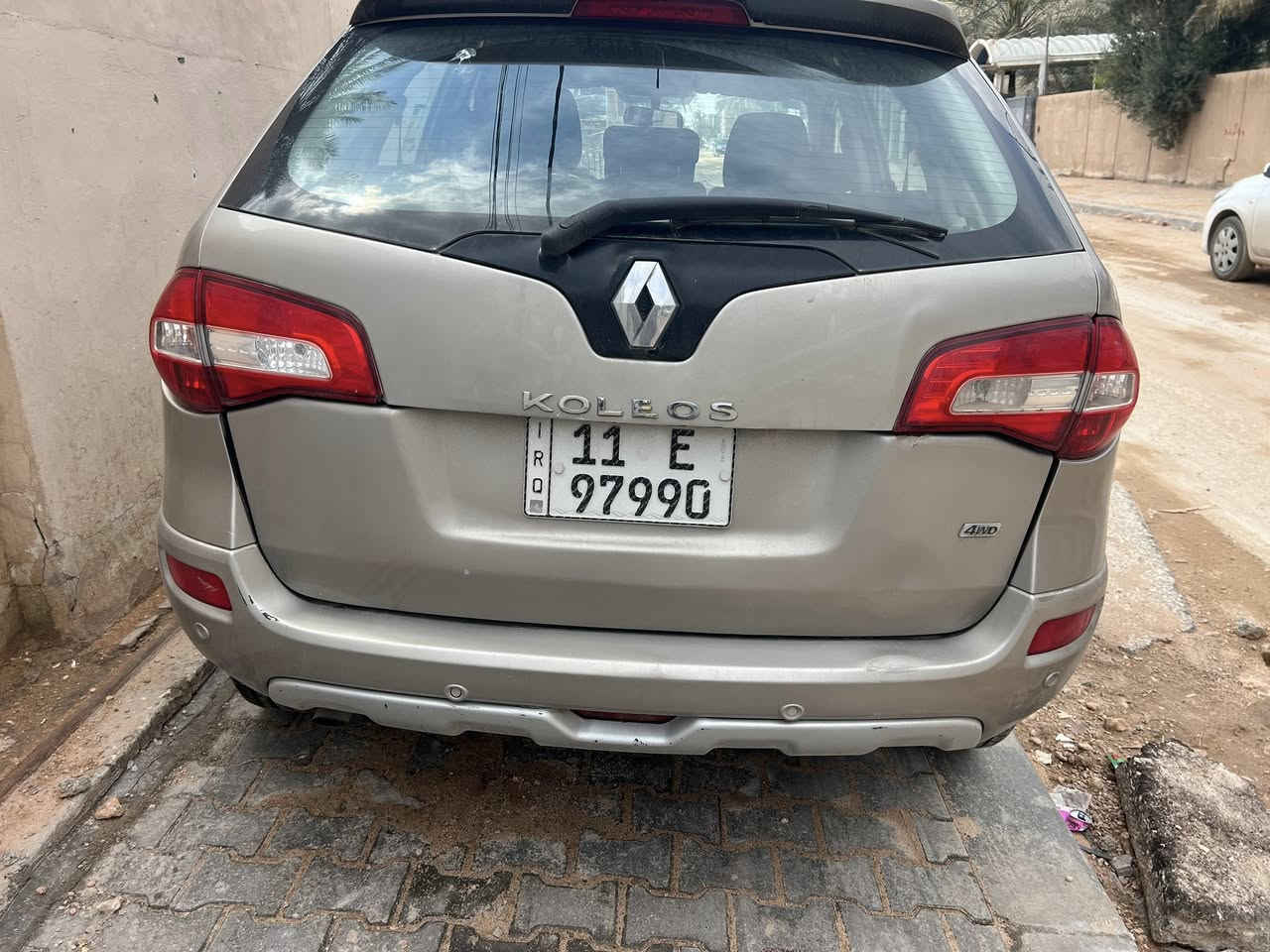 2013 صبغ باب وجاملغ وتكمه السايق 
مكانها النجف السعر 65 
***********
