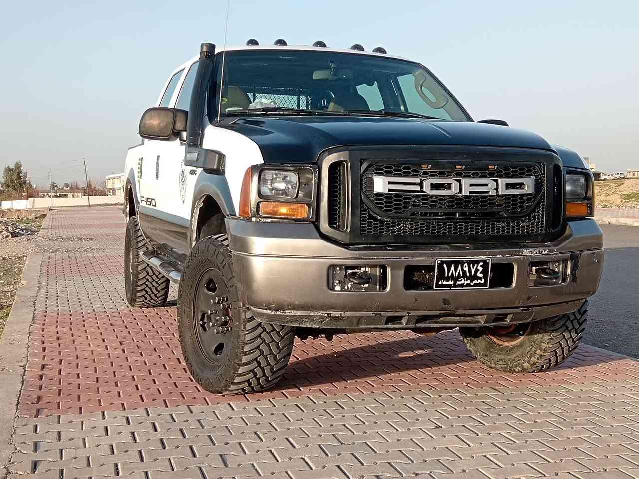 فۆرت F250 کتاببی مزایدەی لەگەڵە مەکینەی گیڕی ئەکسلوو دەبڵ ئەکسلی لۆکە ناودەشبوولوو بەرەدەرگای ناوپاکەتە ماشااللەی دەویت سەیارەکە هەموو گیانی لەسەر دەقی شەریکەماوەتەوە  چوار تایەو ویلی سفری بۆ بەسراوە ماڵی دۆستە سەیارەکە نرخی 100 مەعامەلە ژمارە مۆبایل
***********
