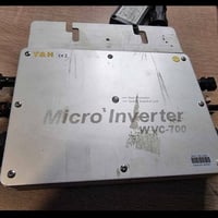 مايكرو انفيرتر 700 واط • مستعمل شهرين • توصيل
