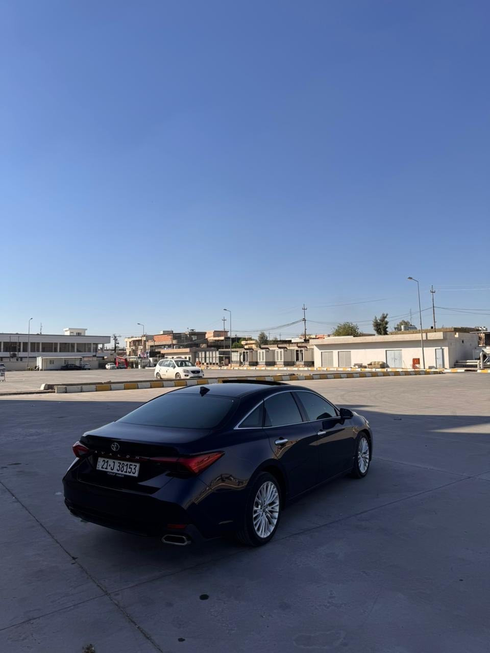 سلام و عليكم اخوانه للبيع تويوتا افلون موديل ٢٠٢١ وارد امريكي سلايت فوول مواصفات امريكي بيها بس بونيت صبغ ويه ١٠ سانتيم تعديل جاملغ بس سيار ٤ تايرات ويالا خليجي جاهزه مكاني كركوك ما اجاوب خاص الي شراي يخابر السعر ٢٤٥ مجال فقط بيع رقم موبايل ***********
