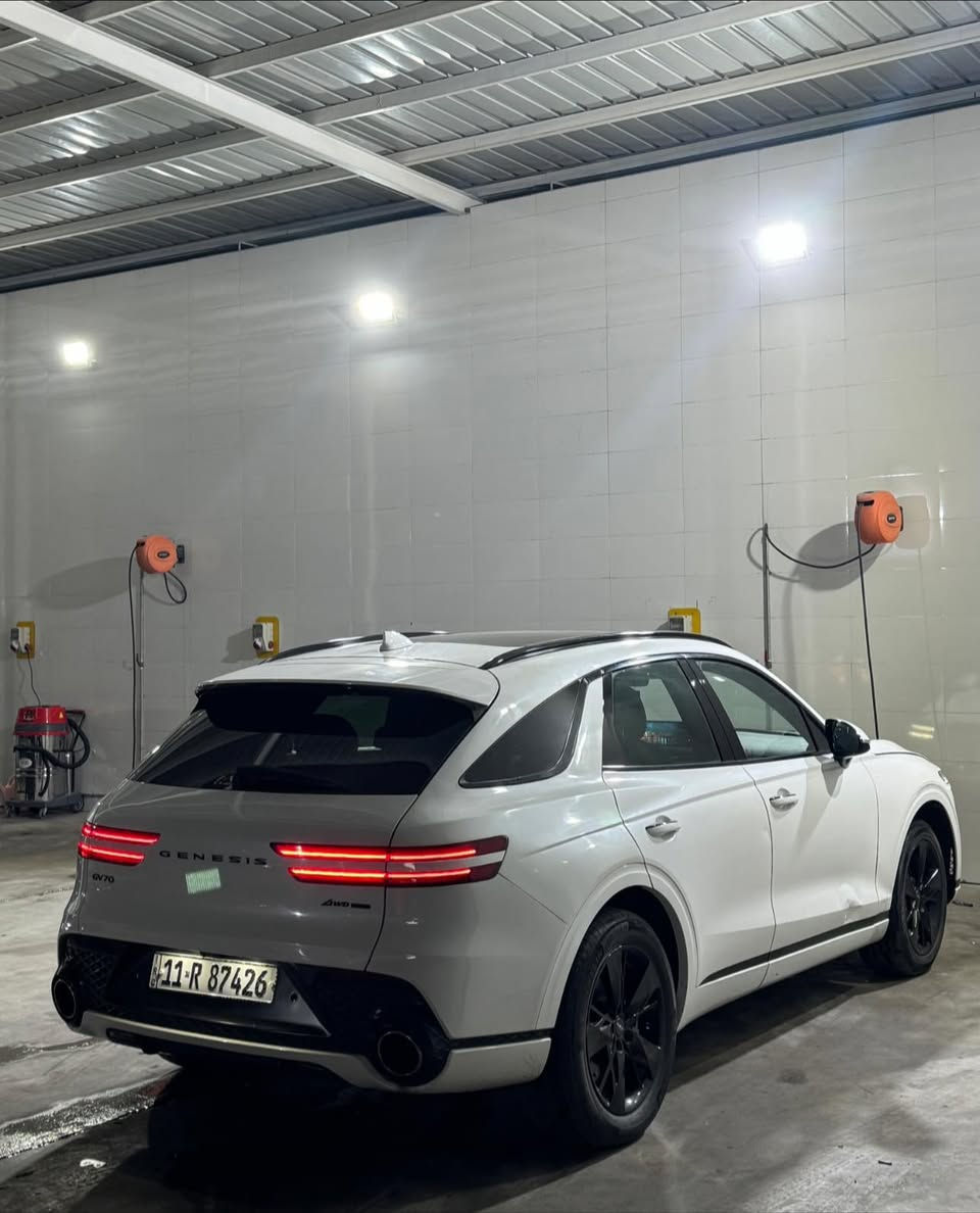 السلام عليكم للمراوس فقط ب شي اقل
جنسيز GV70
محرك 6 توين تيربو 
الموديل 2022
رقم بغداد 
فول مواصفات 1/1
قطعتين تبديل لون وقطعه صبغ 
دعاميه 2025 اصلية جديده
مكان السيارة بغداد السيدية 
اي استفسار
***********
