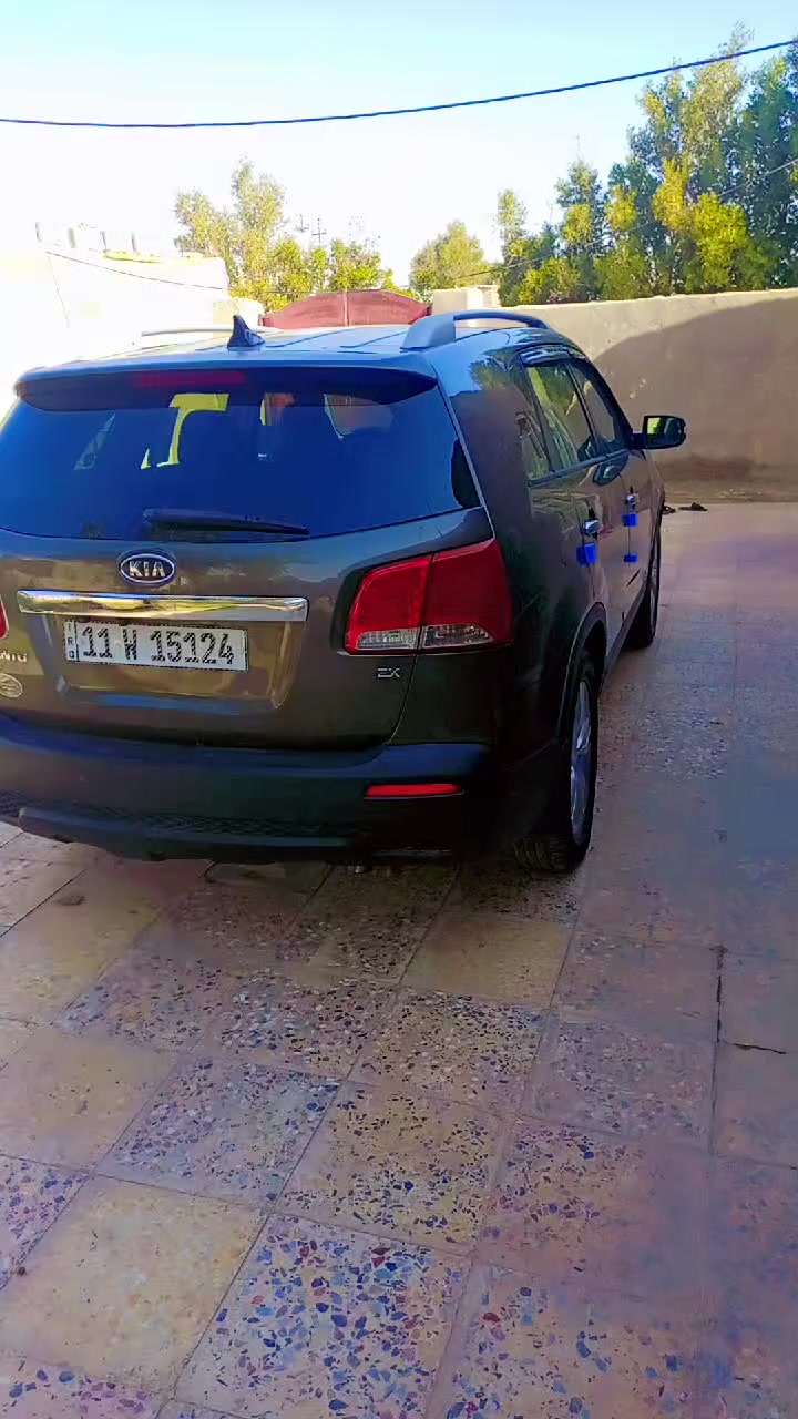 كيه سورنتو 2013وازد امريكي حادث طخه بالجاملغ والبنيد السياره جديده جداً او جاهزه من كلشي مكينه 4سلندر 2400مواصفات فول 1/1ماعدا البنيراما رقم بغداد دولي بسمي ماشيه 98الف السعر ١٢٥اوبيهامجال.
***********
