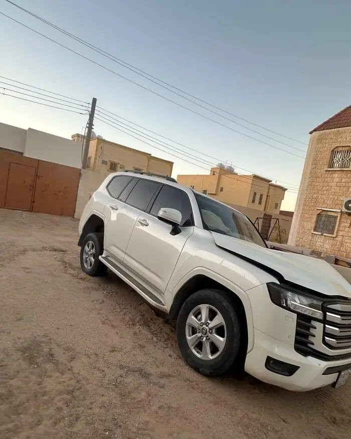 السلام عليكم ورحمه الله 🌹

للبيع تيوتا لاندكروزر ابيع على حادثها

المكينه كاز 

الشاصي سليم والمكينه شغاله والكير

السياره استعمال شخصي فقط سابقأ

موديل 2024اصل بلادي شركه عبد اللطيف

ماشيه 97000الف اصلها بلادي

السياره سابقأ كفاله عامه غراظها موجوده مازات والباب

السياره باسمي شخصي رقم اربيل جديد🚩

السياره تحويل مباشر سنويه وهزه جديد

السعر 📍(( 250$ ورقه  ) وبي مجال بسيط

ملاحظه:::# توصل اي محافظه تريدها 

حسب الاتفاق 
للاستفسار اكثر اتصال أو وتساب 

***********
