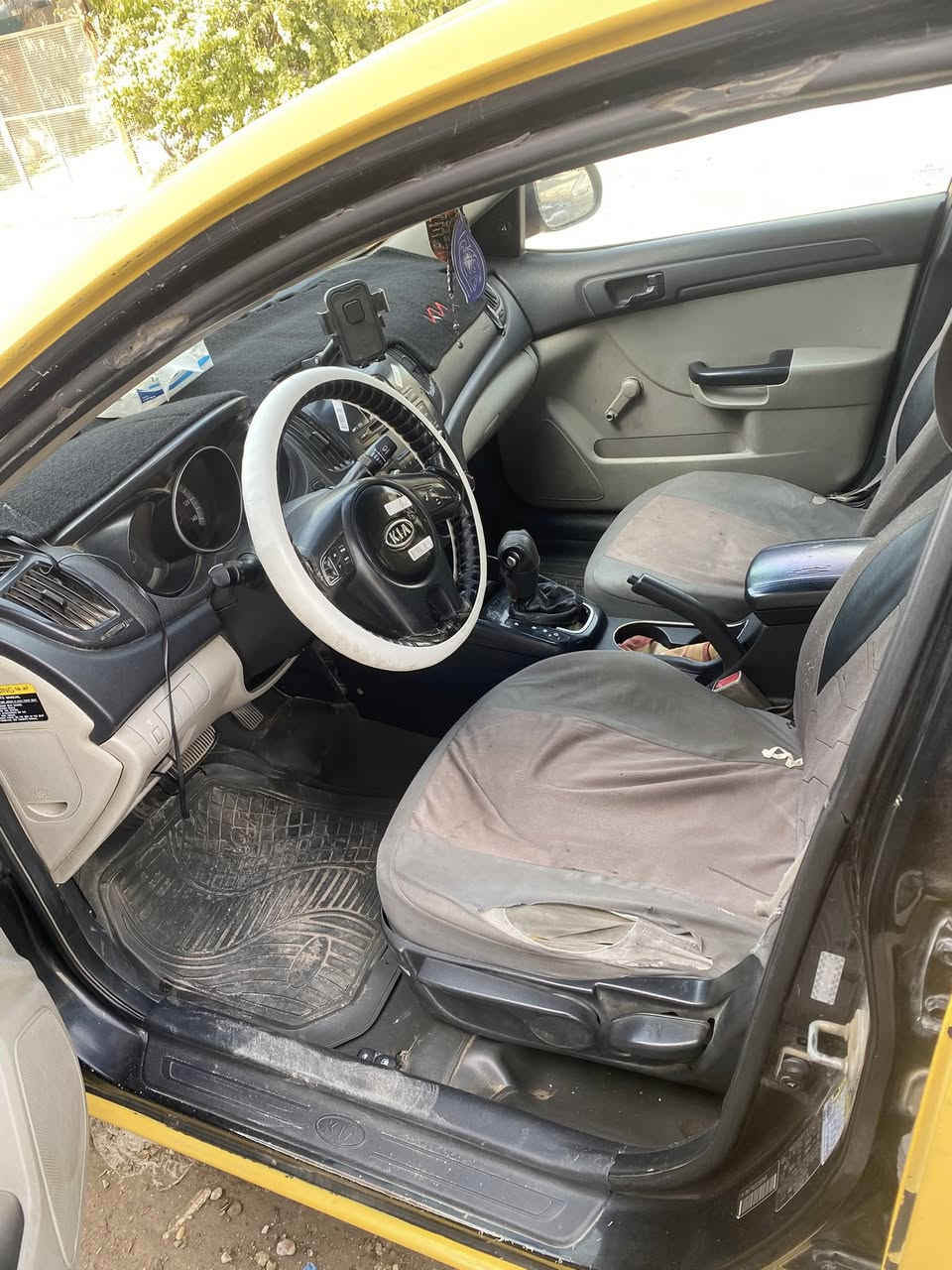 السلام عليكم فورتي وارد أمريكي 2012 محرك 2000 دوش ضربتها جاملغ الأيمن الآمامي مع بنيد لغود سليمة محرك وكير وتبريد جيد جدا السيارة بسمي تحويل ثاني يوم السعر 85 وبيها  مجال. ***********
