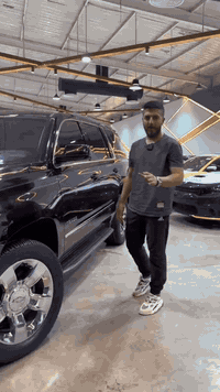 تاهو موديل 2017 ماشية 9000 فقط فئة LT
السيارة فول vip مقاعد مساج مسند طعام شاشات عدد 2 تلفون داخلي صانعه قهوة والعديد من المواصفات المميزة 
سيارة روووعة وكشخة وسعرها مناسب 

للتواصل واتساب او اتصال 
***********
