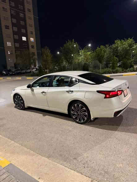 سعري  118 مه عامه له  ***********
نيسان التيما موديل 2023 خليجي ناوزه رد بئ بوياخ ره فزي مروره له ليژنه يه ئيستا 16 هه زار رويشتوه نمونه له جواني نوقساني نيه. مالي دوسته له سليمانيم سعري  118 مه عامه له السليمانية
