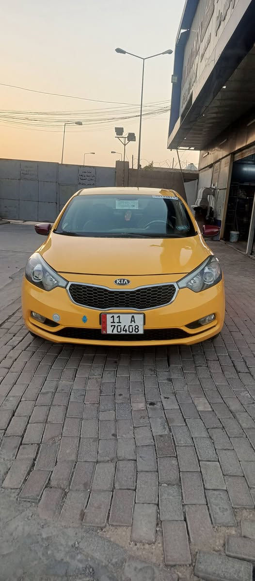 السلام عليكم سياره للبيع فورتي موديل 2014 تخم تاير حداديه 95% مكينه وكير مكفولات حادثها خشم البنيد سياره كلها ميبل واحد سياره باسمي مصفره هيئه وغرامات السعر 112 بيها مجال بسيط سياره خير من الله كليتها ربع واحد متذب عليها مكاني بابل رقم ***********
