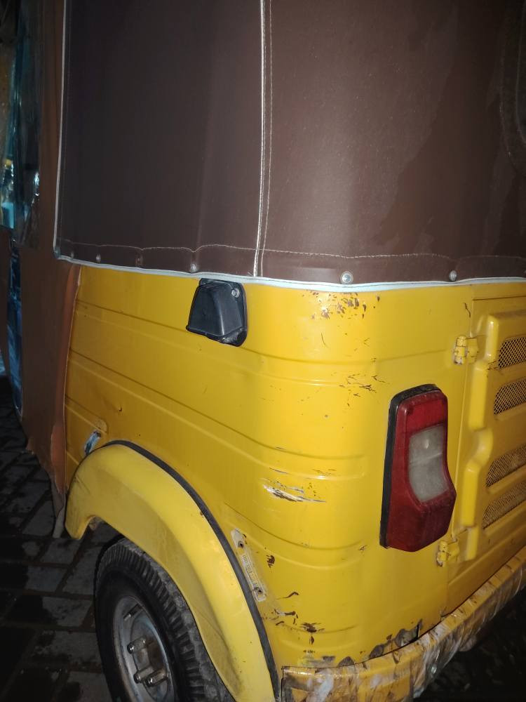 سلام عليكم تكتك موديل 2019 شهر 10رقم سنويه تحويل لا تنقيص ولا تبخير السعر 5500 بيها مجال مابيها قطره صبغ بلادي تكتك بيها جفيه من ضربه  يردلها شغلات بسيطه عنوان مدينه صدر قطاع 18 يريدها اتصل ***********
