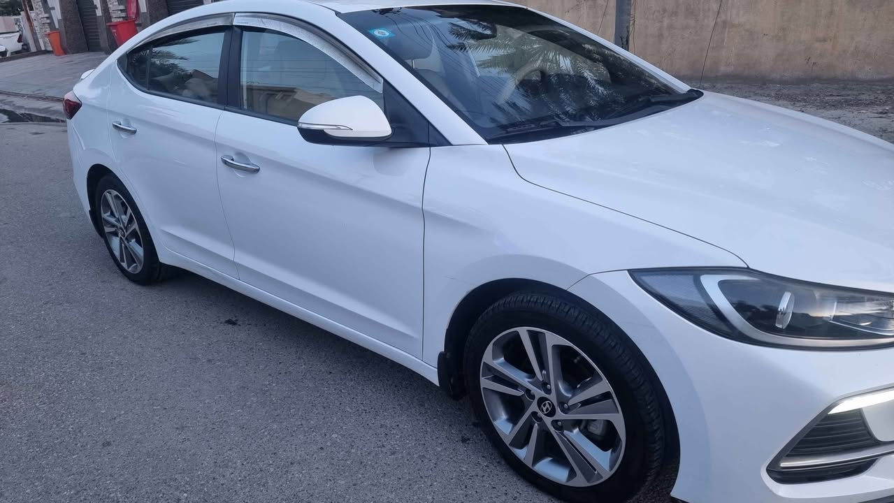 السلام عليكم 
النترا ابيض خليجي ٢٠١٩ سوبر 
ماشية ٩٢٥٠٠ كم 
أربعة ويل كب
بصمة
شاشة
سلايد روف
محرك ٢٠٠٠ 
- بيها بس بارد بالباب الخلفي ورش كد شبر بالدوسة 
- رقم بغداد وباسمي 
للتواصل *********** بغداد, العراق
