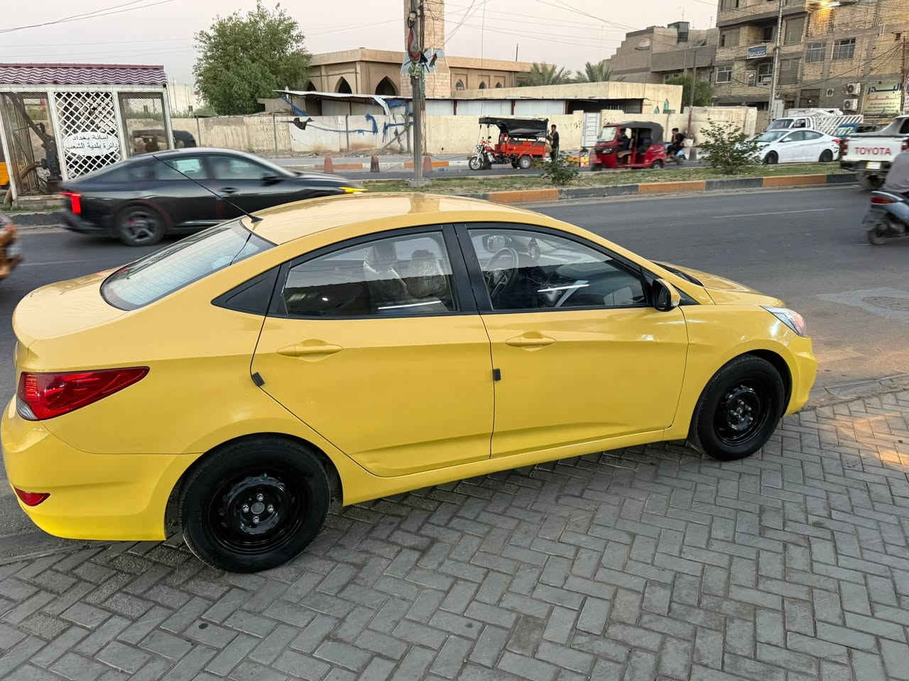 سلام عليكم
اكسنت مديل 13خليجي محرك قطر تين 
السيارة محرك كير مكفول 
صدر امامي خلفي مكفول 
السيارة مكفولة من الحادث 
تخم تاير تبريد ثلج ❄️ 
سويج عدد 2اصلي مالتهه 
السيارة جاهزة من كلشي 
رقم بغداد الجديد مصفر الهيه سنوية الى31
بسمي شرط التحويل السعر 78$
مكاني بغداد حي اور الاستفسار 
***********
