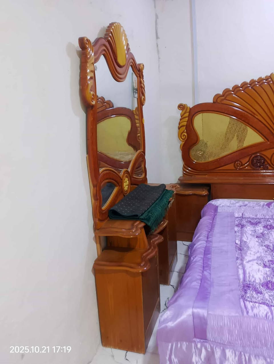 غرفه نضيفه اخو الجديد استعمال قليل6 قطع  السعر ٨٠٠وبيه مجال مكان الزبير الصحفيين ***********
