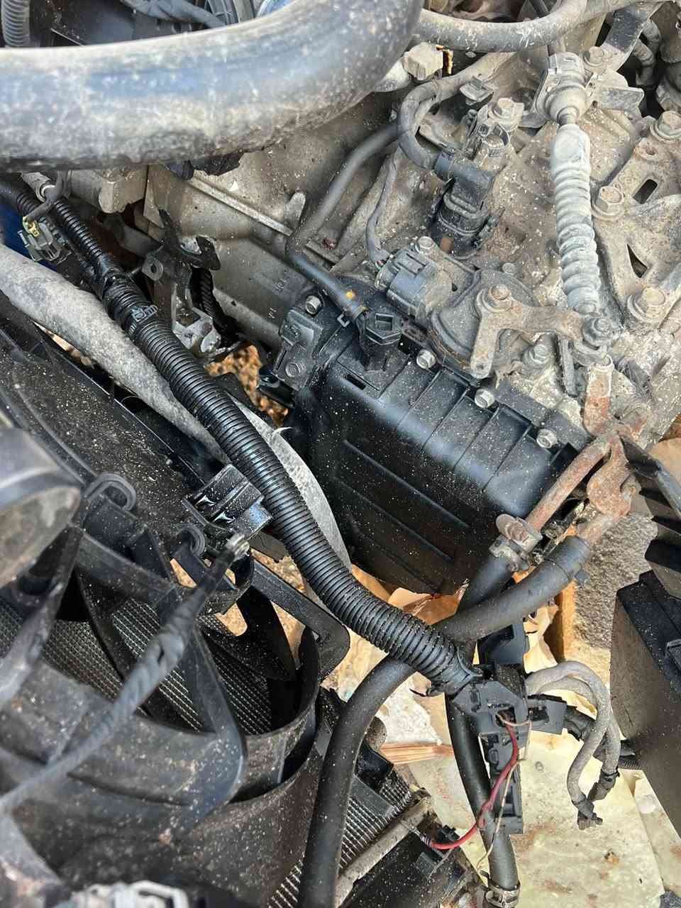 السلام عليكم سيراتو خليجي ٢٠١٣ سياره جانت كفاله بيها بس جاملق او بنيد حالين أبيع على حادثها السياره بسمي رقم بصره الجديد سياره قفل 50 —-***********
