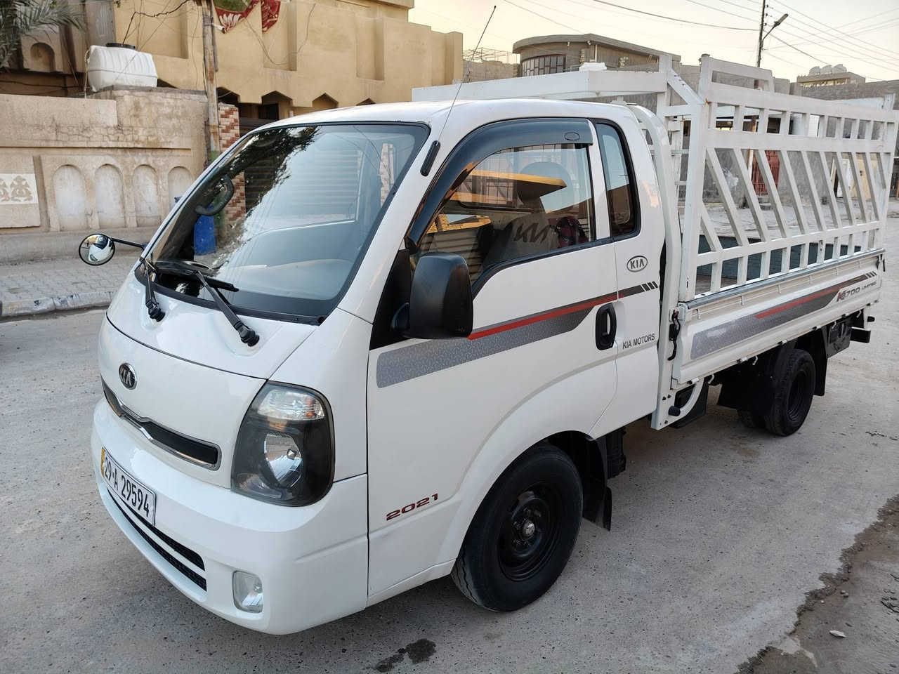 السلام عليكم كيه بنكو 2014
السياره مقفوله من الضربه مصبوغه حزام لجماليه التكم والقماره والبجم مقفولات بس  صفاح محرك كير اكسن شاصي منضومه تبريد جديده تخم تاير السعر 105 وبيها مجال مكان السياره الحصوه مال ابو غريب رقم المبايل *********** غير متواجد على الفيس
